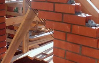 Как правильно сделать примыкание каркасной стены к кирпичной кладке