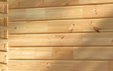 Как выровнять стену из бруса правильно: все доступные способы