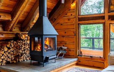 Дровяная печь в каркасном доме: особенности конструкции