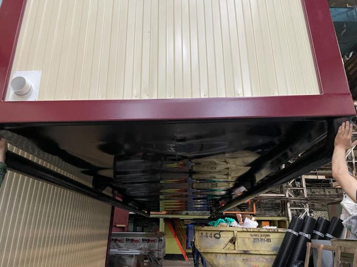 Блок-контейнер "Душевые на санях"